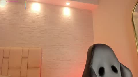  laura kane online show from April 2026 11:54:02 AM