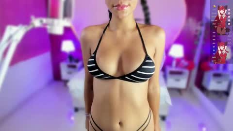 Snapshot of lauramartin1 chatting on February 2025 12:37:01 AM Laura MartinGMT-5 2200-0600 online show from February 2025 12:37:01 AM