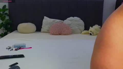 LauraMirage online show from November 2025 09:00:02 AM