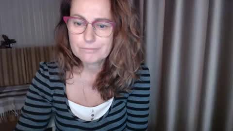Lauraoven1 online show from October 2025 01:55:02 PM