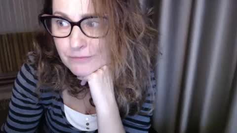 Lauraoven1 online show from November 2025 03:37:02 PM