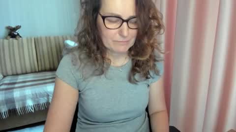 Snapshot of lauraoven1 chatting on March 2026 08:42:02 AM Lauraoven1 online show from March 2026 08:42:02 AM