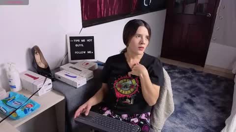 Laura online show from March 2025 11:46:01 PM