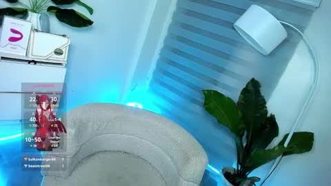 Snapshot of laurasinclair chatting on February 2025 03:21:02 PM Your sweet Laura online show from February 2025 03:21:02 PM