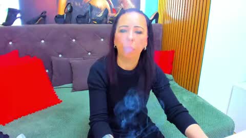 Snapshot of laurasinfull chatting on May 2026 03:55:02 AM Laura online show from May 2026 03:55:02 AM