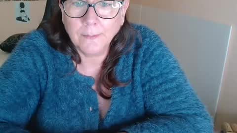 laureanne online show from December 2024 01:55:02 PM