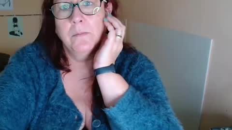 laureanne online show from December 2024 02:50:01 PM