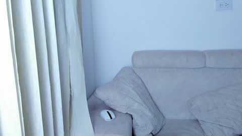 Laureent online show from February 2025 06:43:02 AM