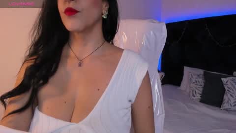 Lauren online show from January 2025 02:00:02 PM