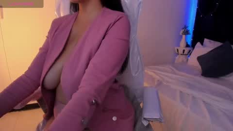 Lauren online show from February 2025 09:06:02 PM