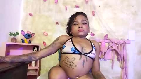 Snapshot of lauren_hills7069 chatting on January 2025 04:15:01 AM Lauren online show from January 2025 04:15:01 AM