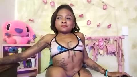 Snapshot of lauren_hills7069 chatting on February 2025 04:47:02 AM Lauren online show from February 2025 04:47:02 AM