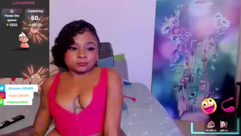 Snapshot of lauren_hills7069 chatting on March 2025 04:17:02 AM Lauren online show from March 2025 04:17:02 AM