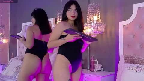 Snapshot of laurenbecker_ chatting on October 2025 04:17:02 PM Lauren  online show from October 2025 04:17:02 PM