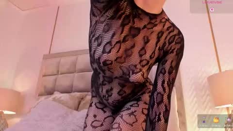    online show from October 2025 04:02:02 AM