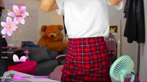 Snapshot of laurencesophiets chatting on April 2026 09:27:01 PM SF online show from April 2026 09:27:01 PM