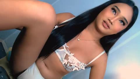 Snapshot of laurenfox16 chatting on November 2025 03:01:02 PM chloe3 online show from November 2025 03:01:02 PM