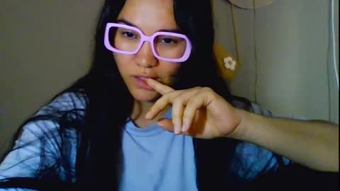 Snapshot of laurengirls1 chatting on April 2026 05:30:01 PM onlyfan laureng7 - 7 laureng2 online show from April 2026 05:30:01 PM