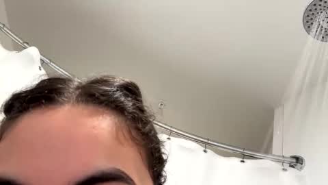 Snapshot of laurenivy chatting on April 2026 03:28:01 AM laurenivy online show from April 2026 03:28:01 AM