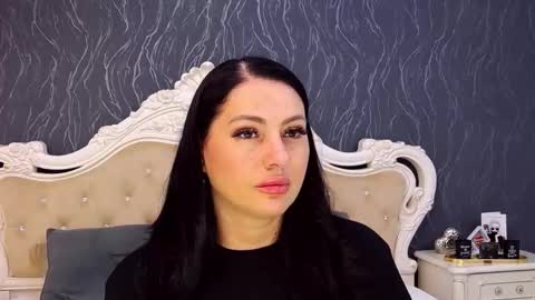 Snapshot of laurenjenssen chatting on November 2025 07:52:02 AM Laura online show from November 2025 07:52:02 AM