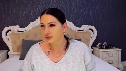 Snapshot of laurenjenssen chatting on November 2025 09:43:01 AM Laura online show from November 2025 09:43:01 AM