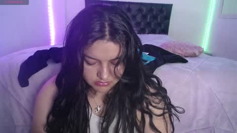 Snapshot of laurenkenner28_ chatting on May 2026 07:44:01 PM laurenkenner28_ online show from May 2026 07:44:01 PM
