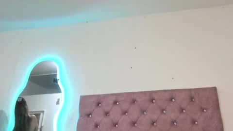 Snapshot of laurenlaine99 chatting on September 2025 05:01:02 PM laurenlaine online show from September 2025 05:01:02 PM