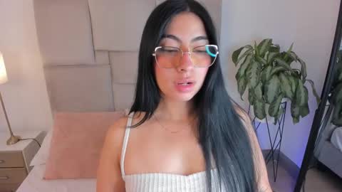 laurenn_smitth online show from September 2025 12:51:02 PM