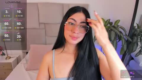 laurenn_smitth online show from October 2025 01:30:01 PM