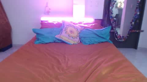 Lauren online show from October 2025 09:50:02 PM