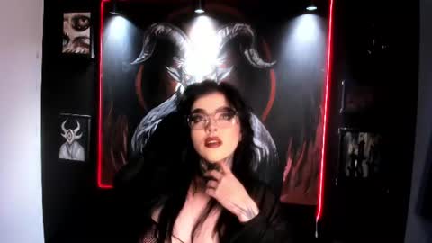 Snapshot of laurenrousexx chatting on July 2026 10:19:02 PM LAUREN INDEPENDENT MODEL HELP ME REACH 100 LIKES PLS online show from July 2026 10:19:02 PM