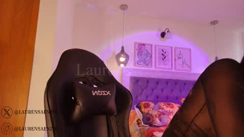 Lauren Saenz online show from January 2026 12:07:01 PM