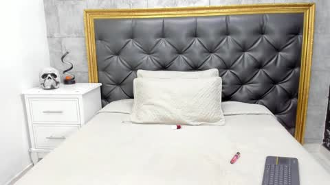 Lauren  online show from December 2024 06:55:02 PM