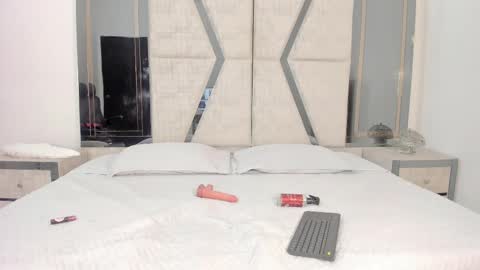 Lauren  online show from September 2025 03:47:02 PM