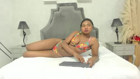 Snapshot of laurensnow1_ chatting on April 2026 05:30:01 PM Lauren online show from April 2026 05:30:01 PM