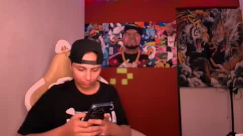 Snapshot of laurent0502 chatting on October 2025 04:01:02 AM Laurent online show from October 2025 04:01:02 AM