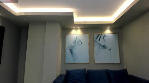 Lau  online show from December 2025 03:23:01 AM