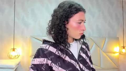 Laurent online show from November 2025 11:21:02 AM