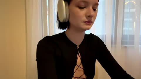 Snapshot of laurettemedero chatting on May 2026 04:12:01 PM Ria online show from May 2026 04:12:01 PM