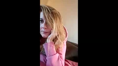 Snapshot of lauriehotxxx chatting on April 2026 05:41:02 PM lauriehotxxx online show from April 2026 05:41:02 PM