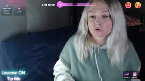 Snapshot of laurynrox chatting on November 2025 10:03:02 PM Lauryn Roxx online show from November 2025 10:03:02 PM