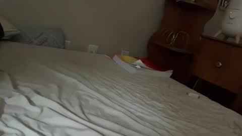 lausfavorite online show from September 2025 09:31:02 PM