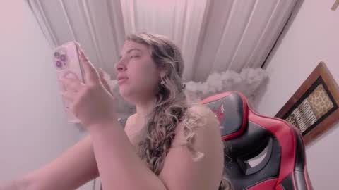 Lauu G online show from September 2025 09:11:02 AM