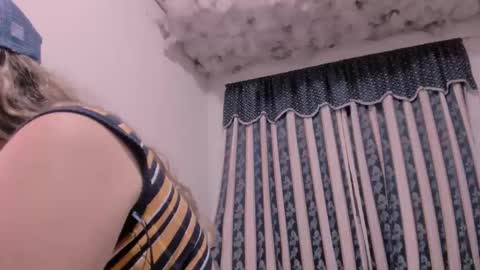 Lauu G online show from November 2025 02:43:02 AM