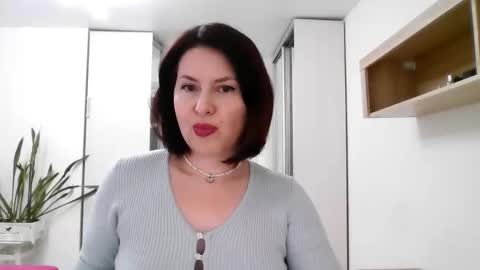 Snapshot of lavender_victoria chatting on November 2025 11:21:01 AM Diana online show from November 2025 11:21:01 AM