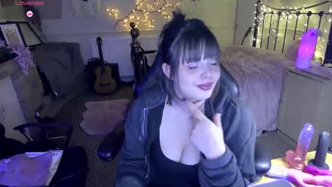 Lavenderrzz online show from February 2026 08:54:01 PM