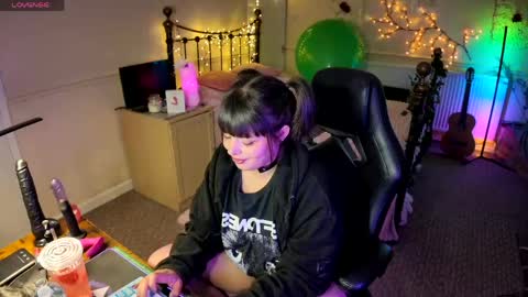 Snapshot of lavenderrzz19 chatting on May 2026 08:58:01 PM Lavenderrzz online show from May 2026 08:58:01 PM