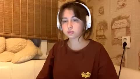 Snapshot of lavinabinney chatting on November 2025 03:27:02 PM Emily online show from November 2025 03:27:02 PM