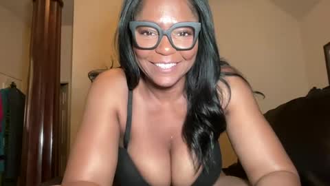 Snapshot of lavishly69 chatting on July 2026 05:09:02 AM Brownsugar69 online show from July 2026 05:09:02 AM