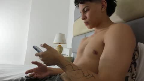 ZAmbrano online show from February 2025 06:33:01 PM